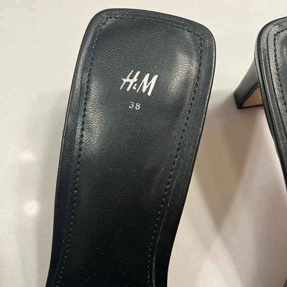 Ladies H&M heels - Picture 4 of 4